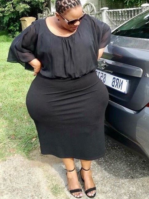 Mega booty Mamiki