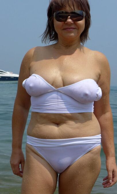 Old milfs on the beach. Hot, wet, exciting.
