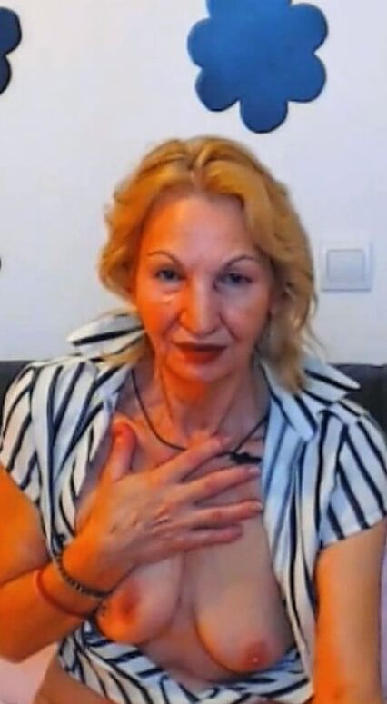 CURVA RUMANIAN SLUT VIORICA