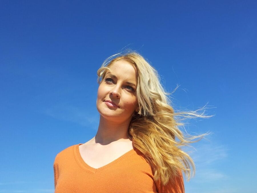 Gorgeus girlfriend posing