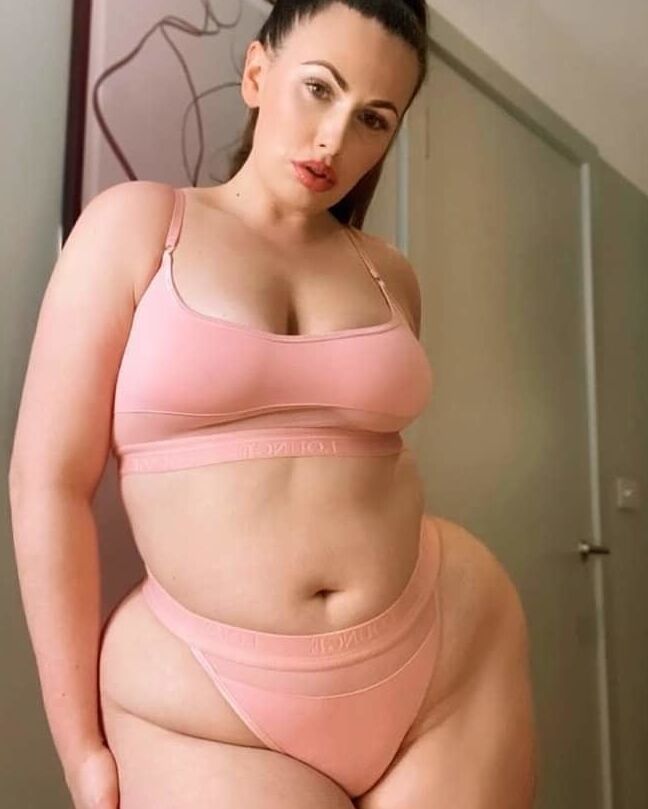 curvy and thickk