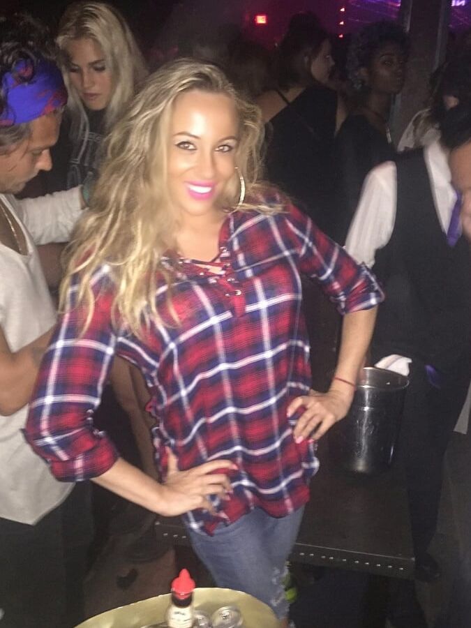 HOT New York Real Estate Agent And Other Girls