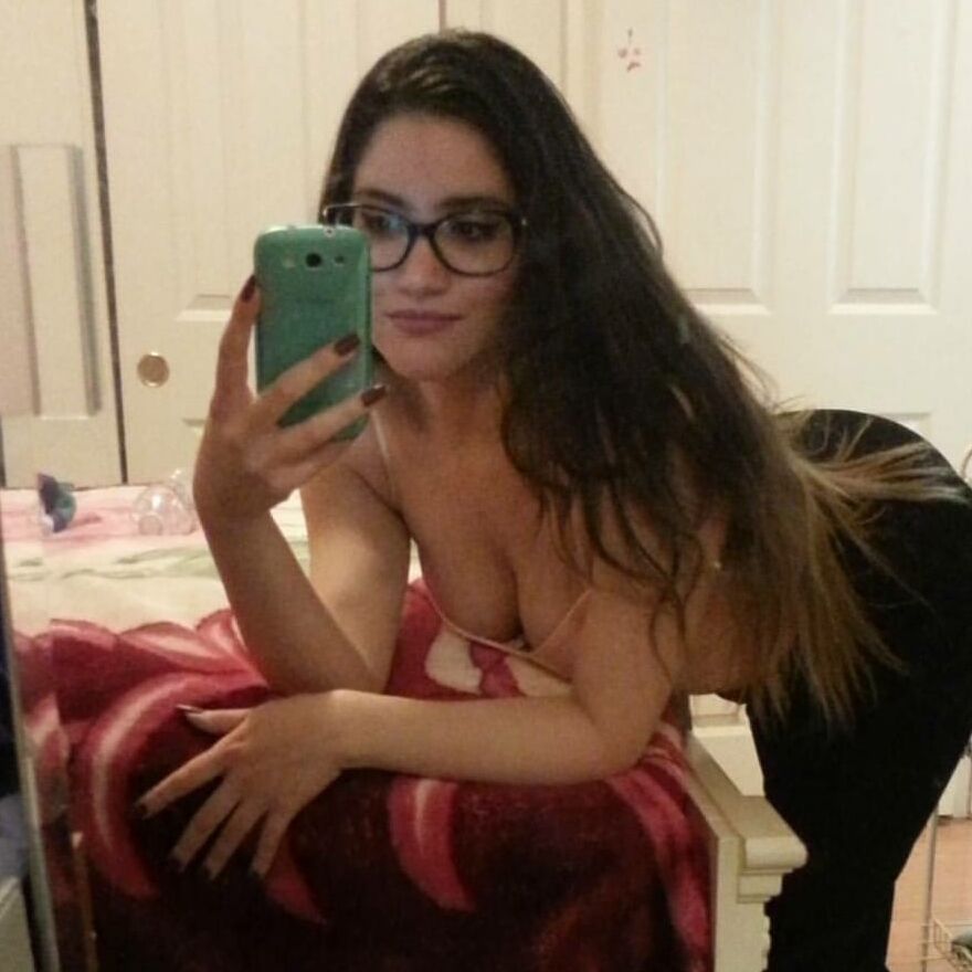 Young Big booty latinas