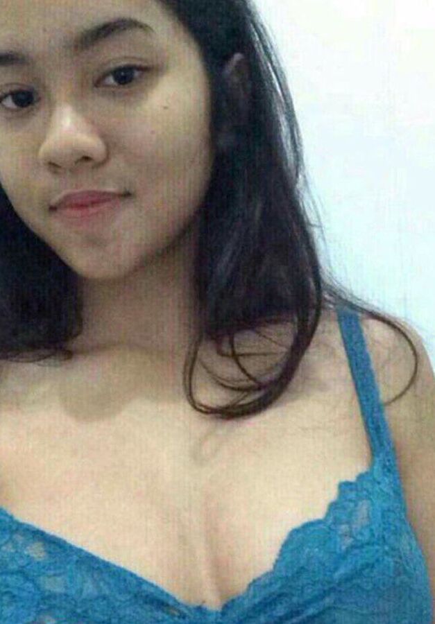 Hot Indonesian Girl (Sonia Secioria)