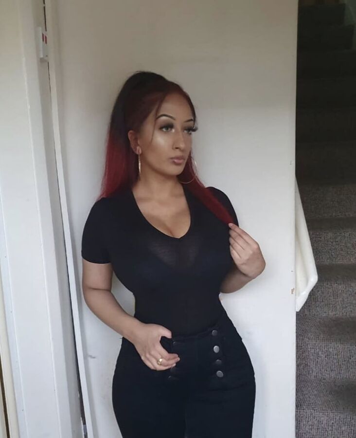 Aqsa Ghafoor busty slut uk