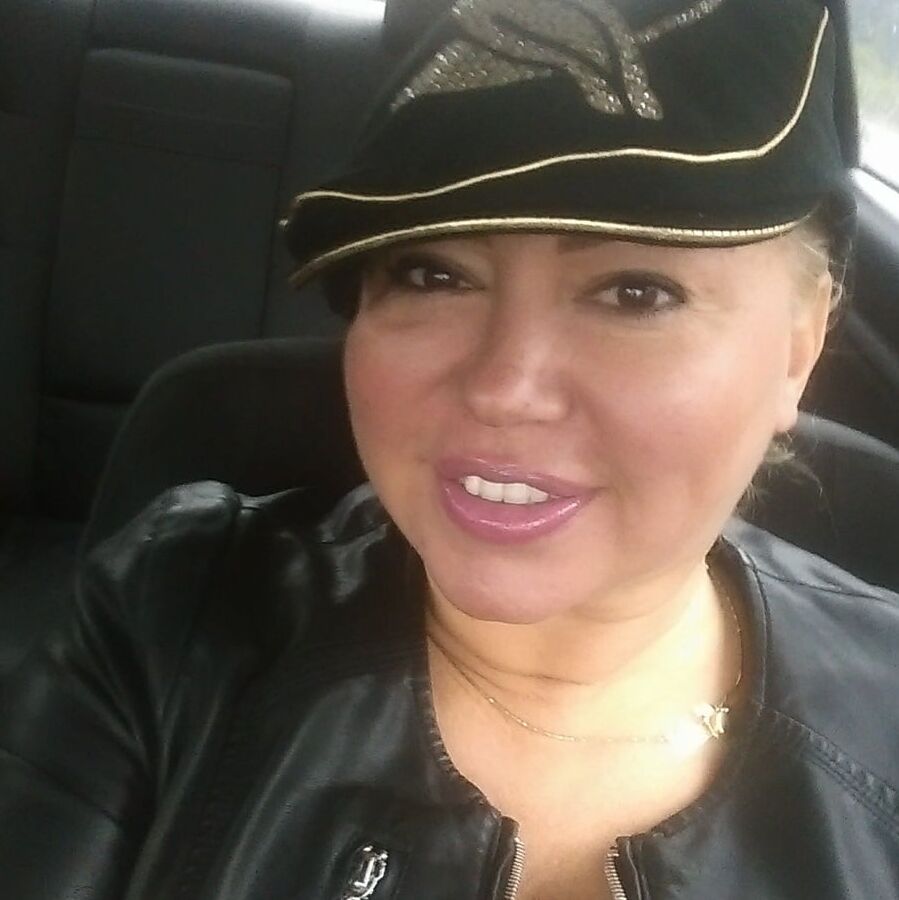 ROU ROMANIAN MILFS SLUT MOM IS A ESCORT IN THE US
