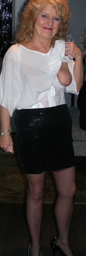 whire busier and black nyons