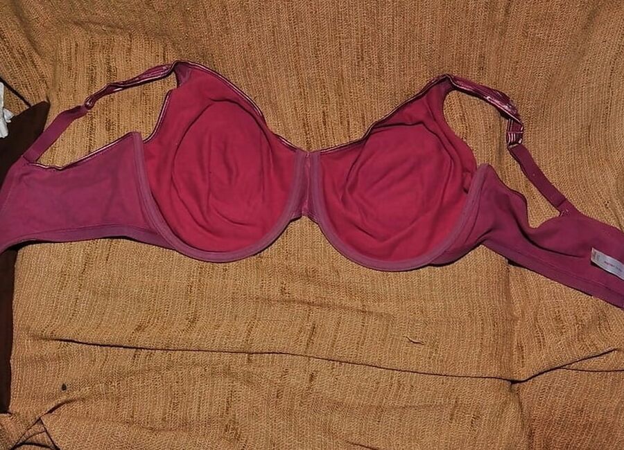 BRA OF WHORE MATURE FEMALE Y WHORE
