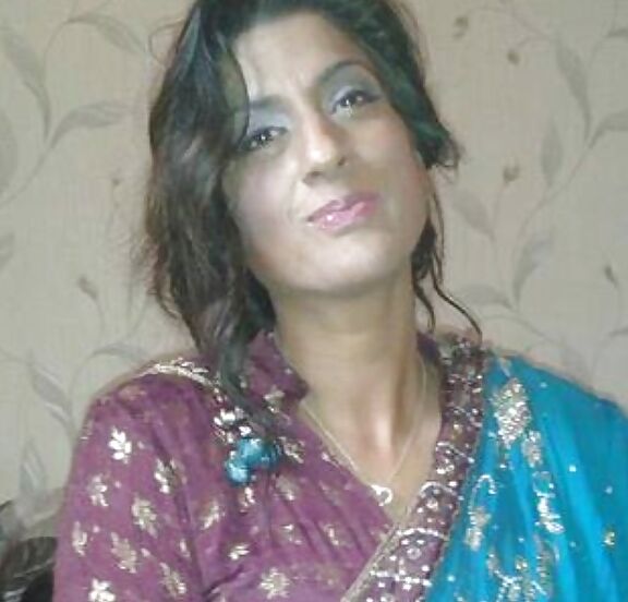 Hot Paki MILF