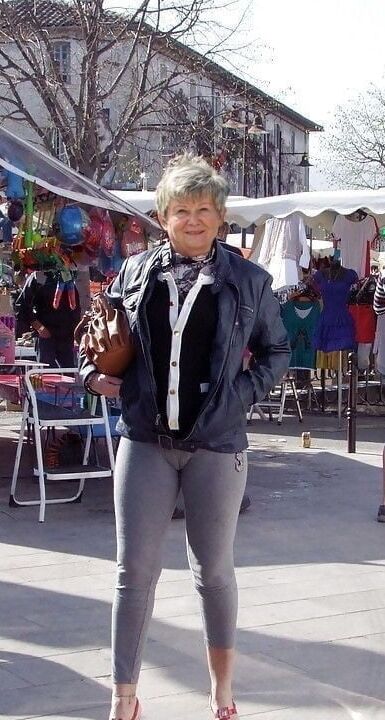 Cameltoe Granny