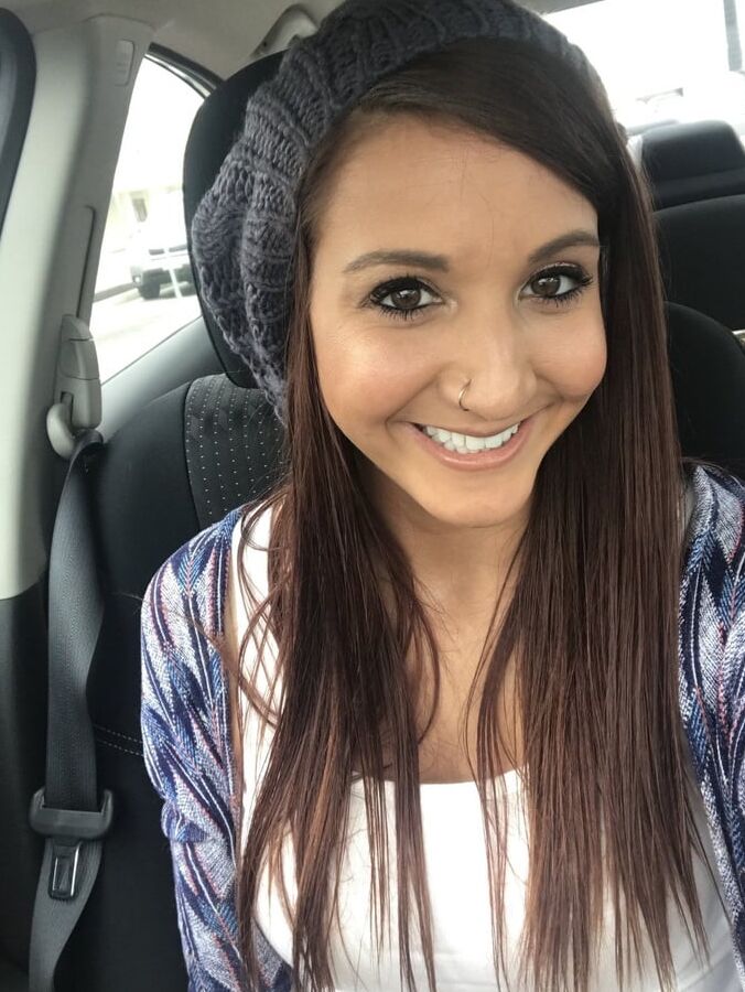 HOT Niagara Falls, NY Girl