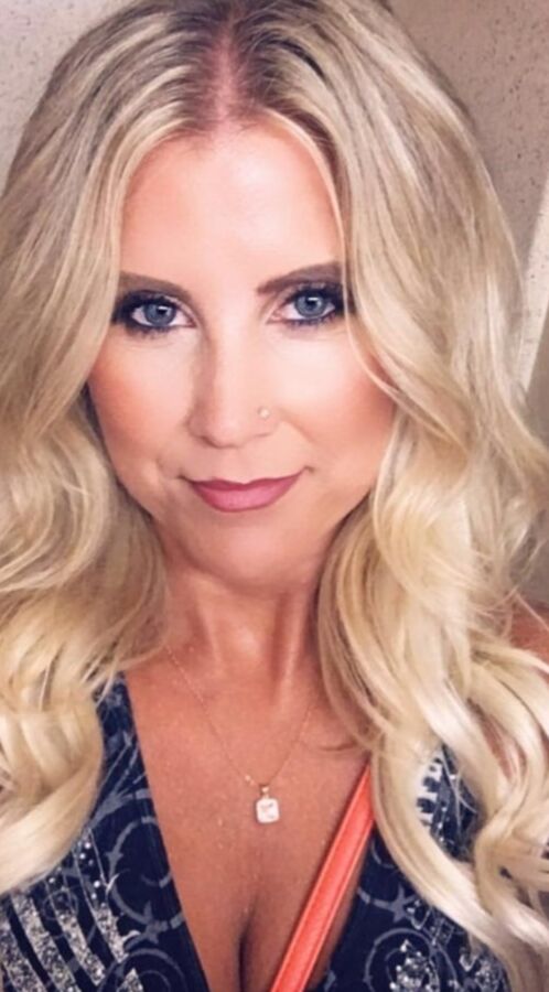 Women Need Exposure - MILF on Display
