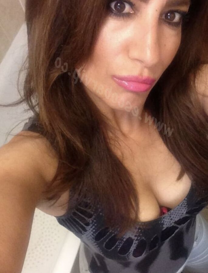 Turkish milf brunette mature tinder horny