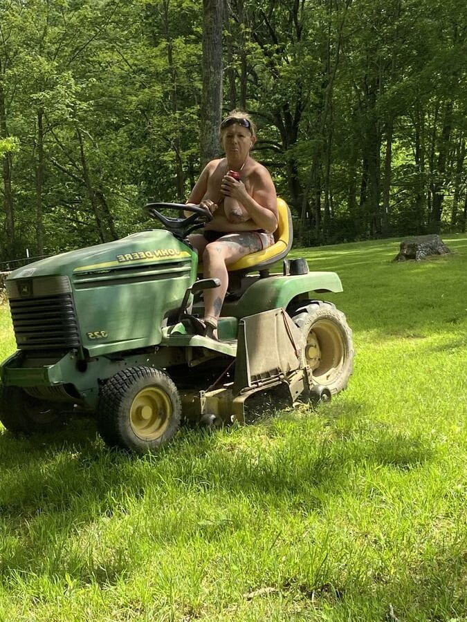 Suns out. Titties out