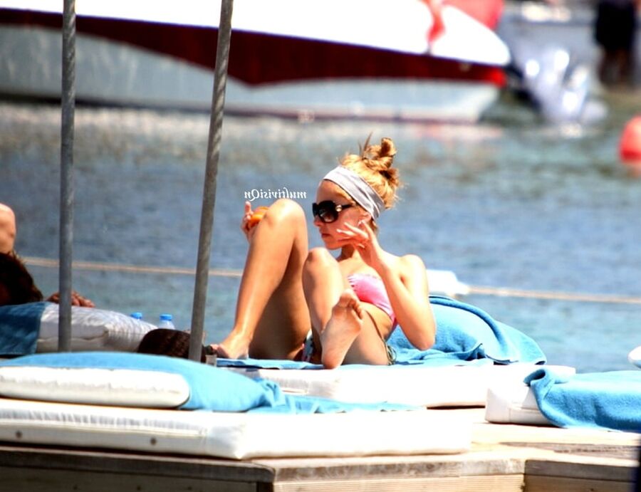 TURKISH CELEBRITY VOL - HADISE