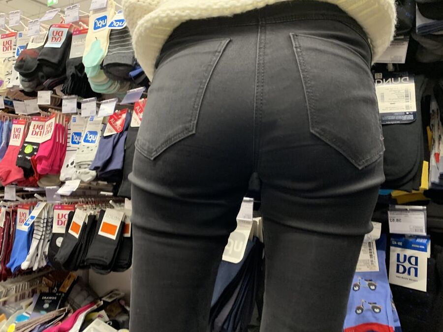 Nice ass to beauty mom