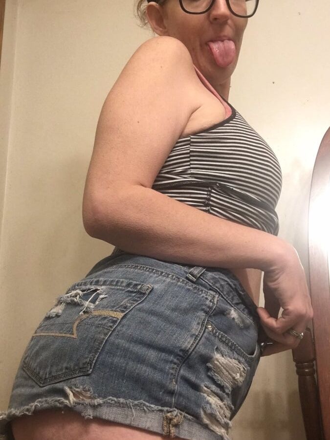 Private Pics - hot horny sexy yo married Mom Milf