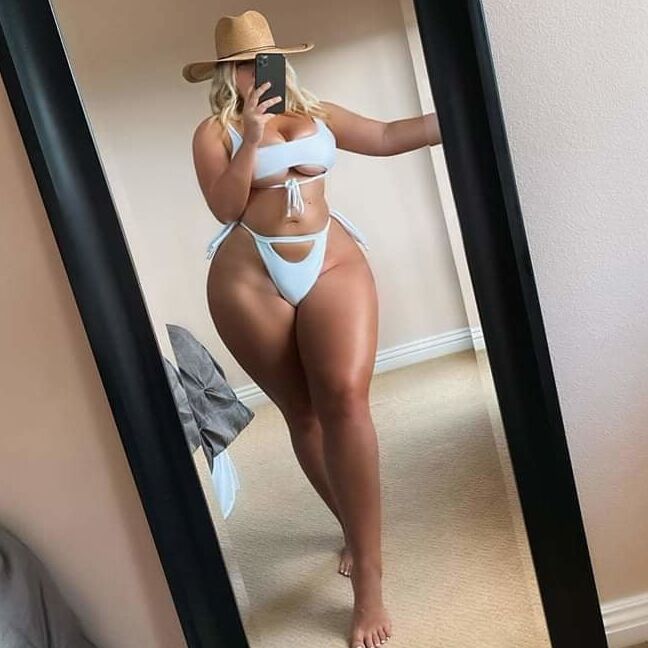 curvy ladies