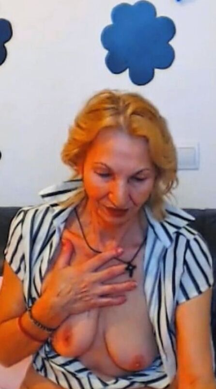 CURVA RUMANIAN SLUT VIORICA