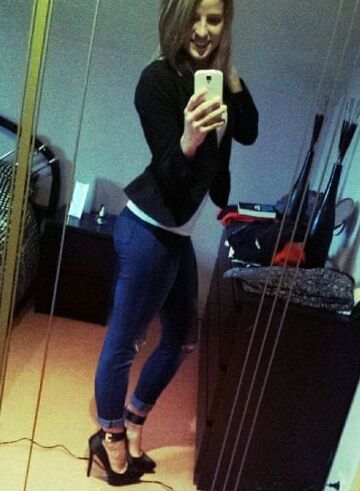 Mariijn , hot wife