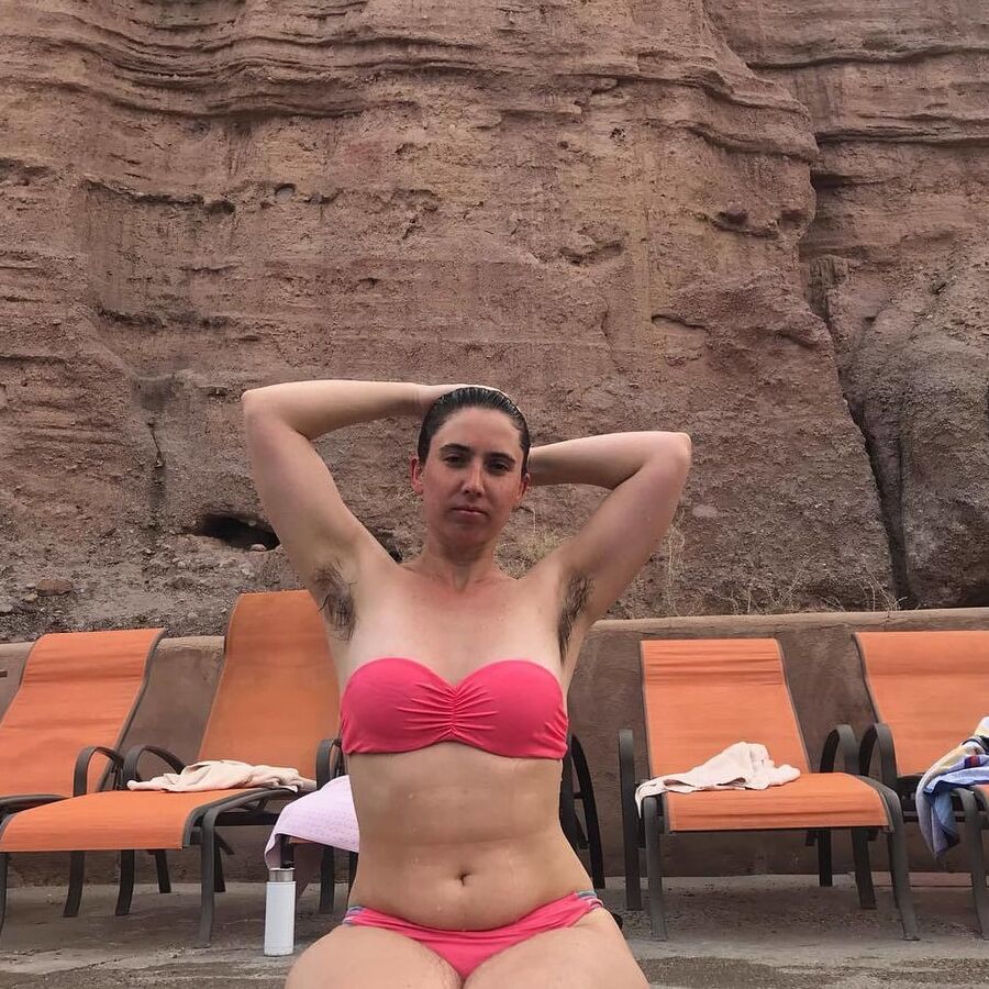 Sexy natural pits, hot ladies