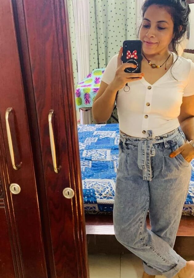 HOT AUNTY .