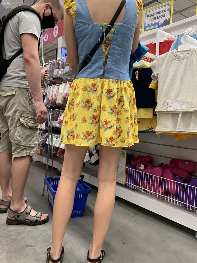 Upskirt mommy