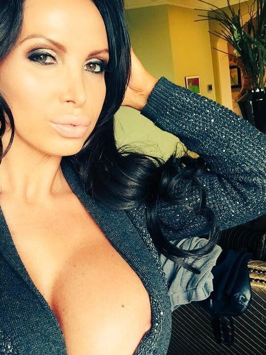 sexy Bimbos:)::):)