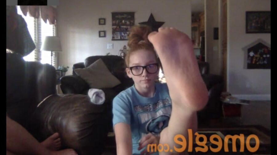 Sluts show feet on camera