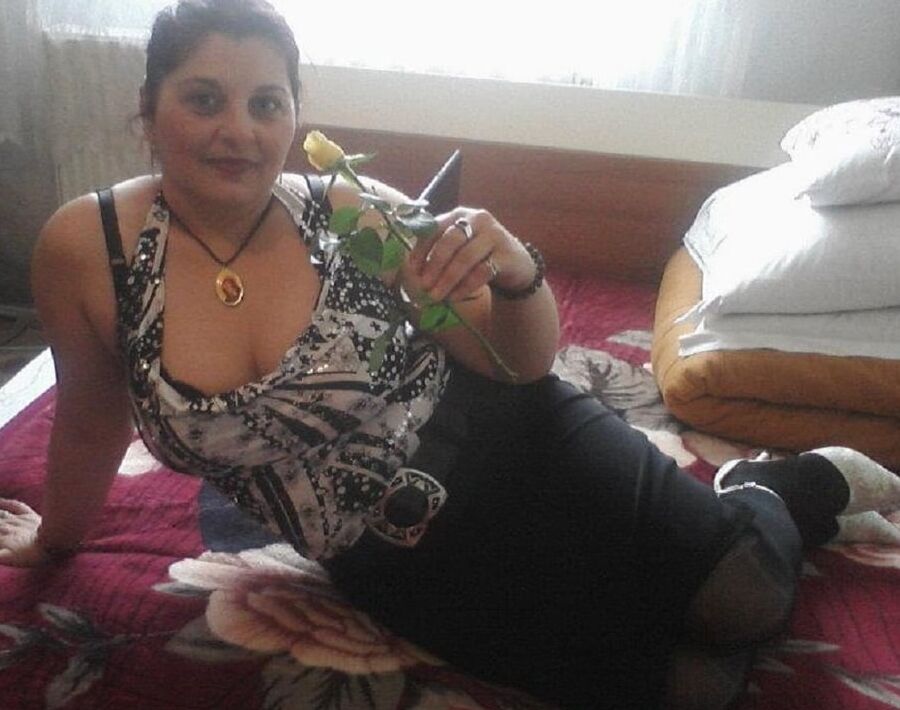 ROU ROMANIAN MILFS ROMANIAN HOUSEWIFE