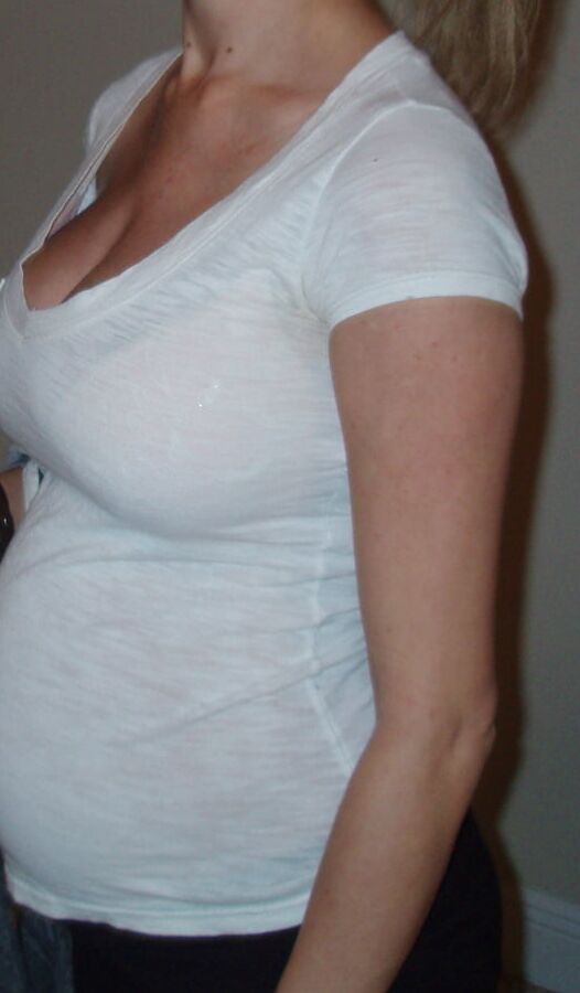 Pregnant amateur E breast