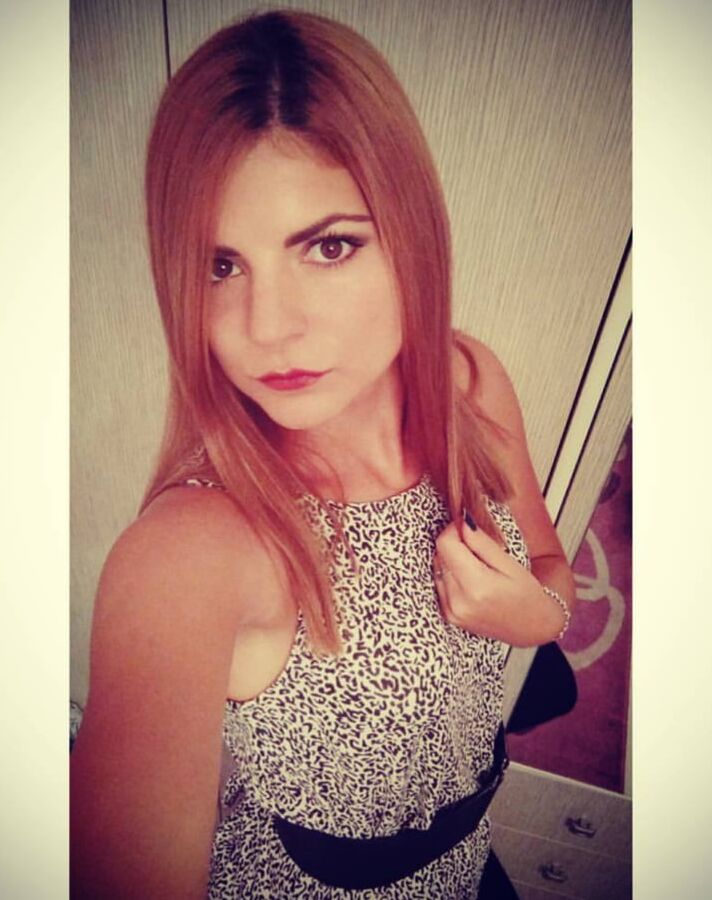 Srpska fufica za jako guzenje - fille serbe pour chien dur