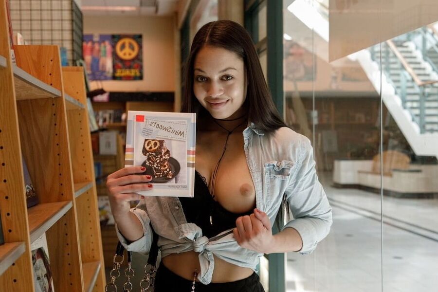 Flashing In Stores