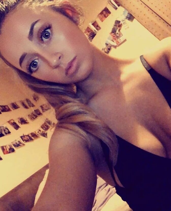 Hot British Babe: Lauren