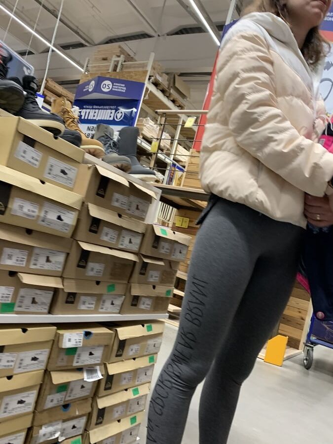 Two girls in leggings cameltoe