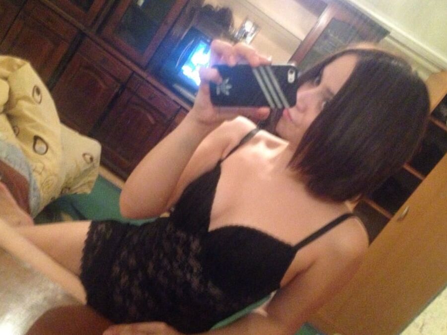 Brunette Selfie Queen