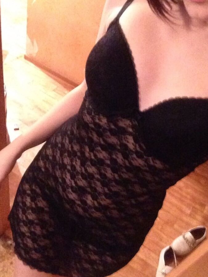 Brunette Selfie Queen