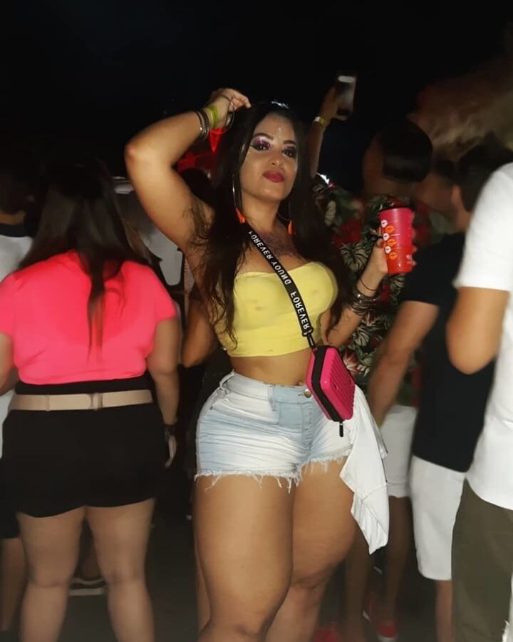 PUTA DO INSTAGRAM: Thays Miller