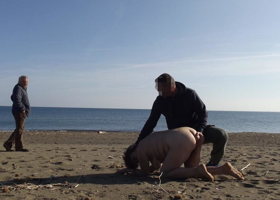 Corinna: a sunny autumn day on the beach