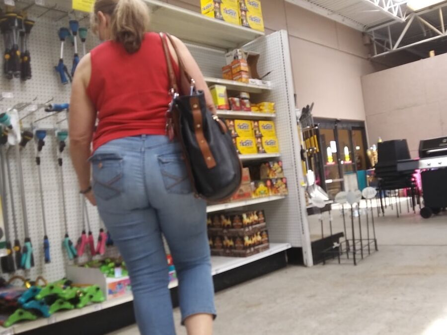 Candy ass gilf