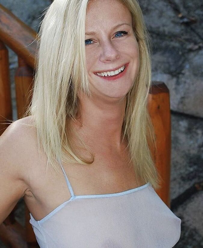 Braless Insta Milfs