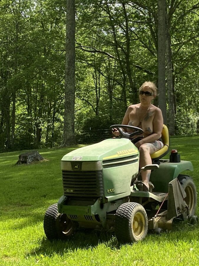 Suns out. Titties out