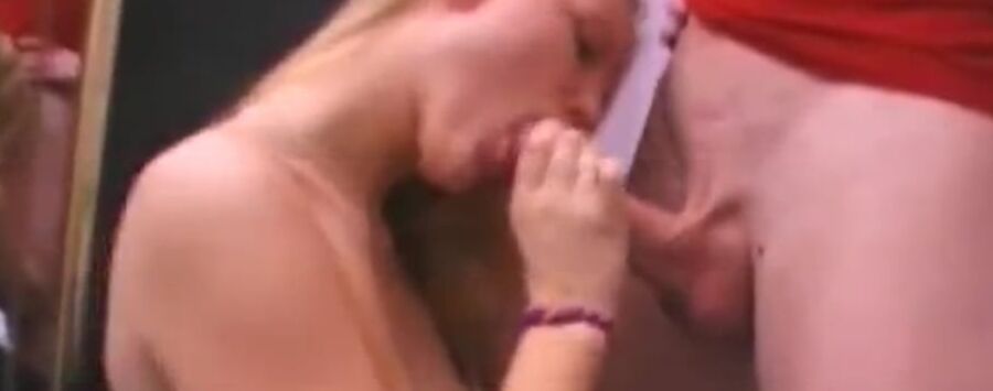 Qui est ce ?? Who is she ??
