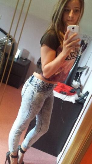 Mariijn , hot wife