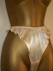 Panty satin flutter