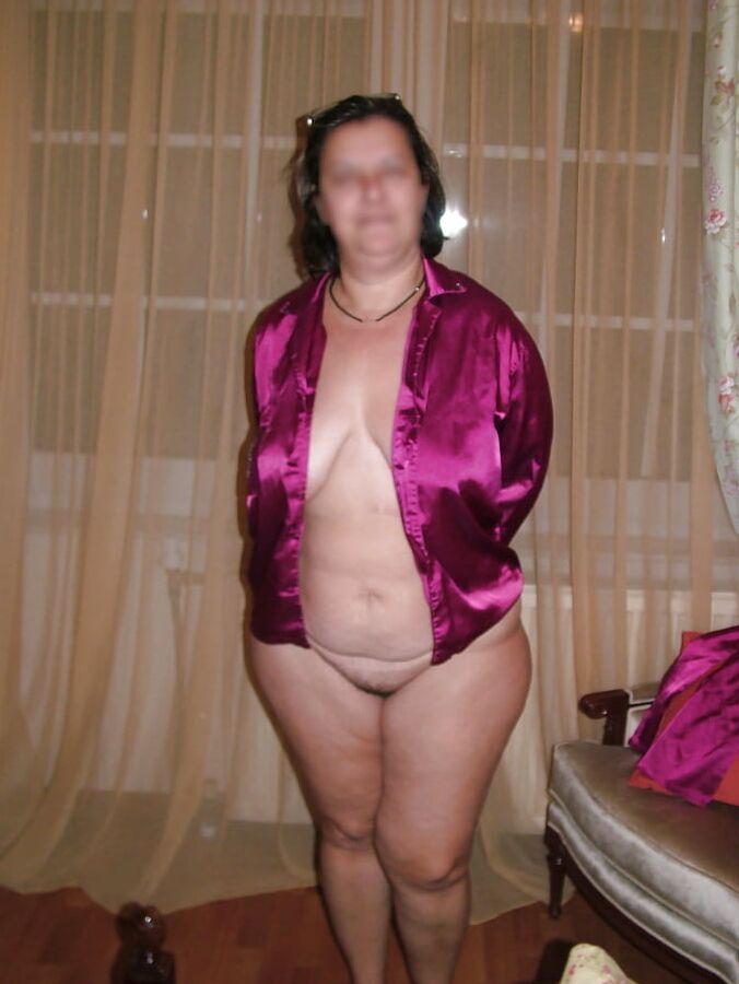 LOVELY MILF THANKS TO APOGIO