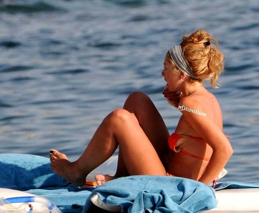 TURKISH CELEBRITY VOL - HADISE
