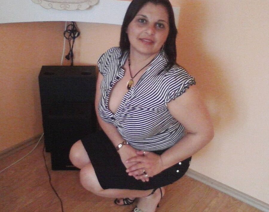 ROU ROMANIAN MILFS ROMANIAN HOUSEWIFE