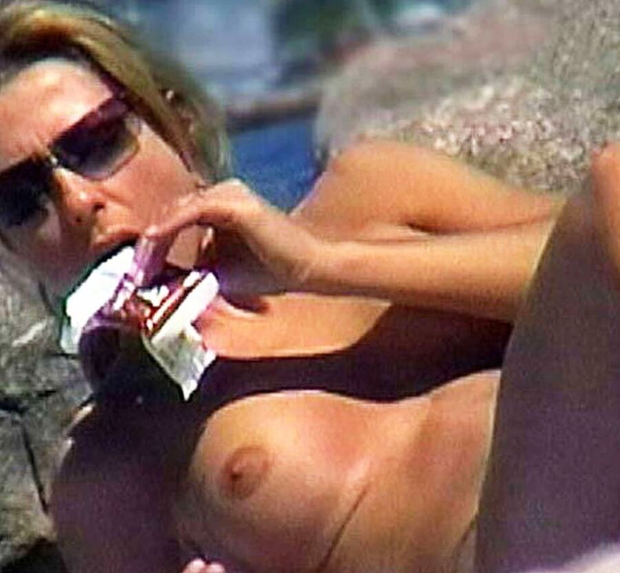 Celeb Sunday - Jennifer Anniston