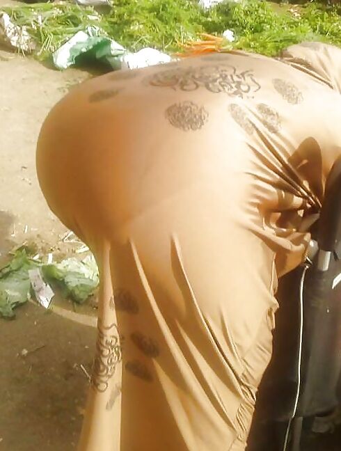 candid foreign mature butt in shorts GLUTEUS DIVINUS